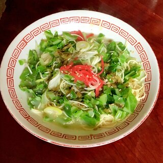 春キャベツの高菜炒め煮とんこつラーメン。